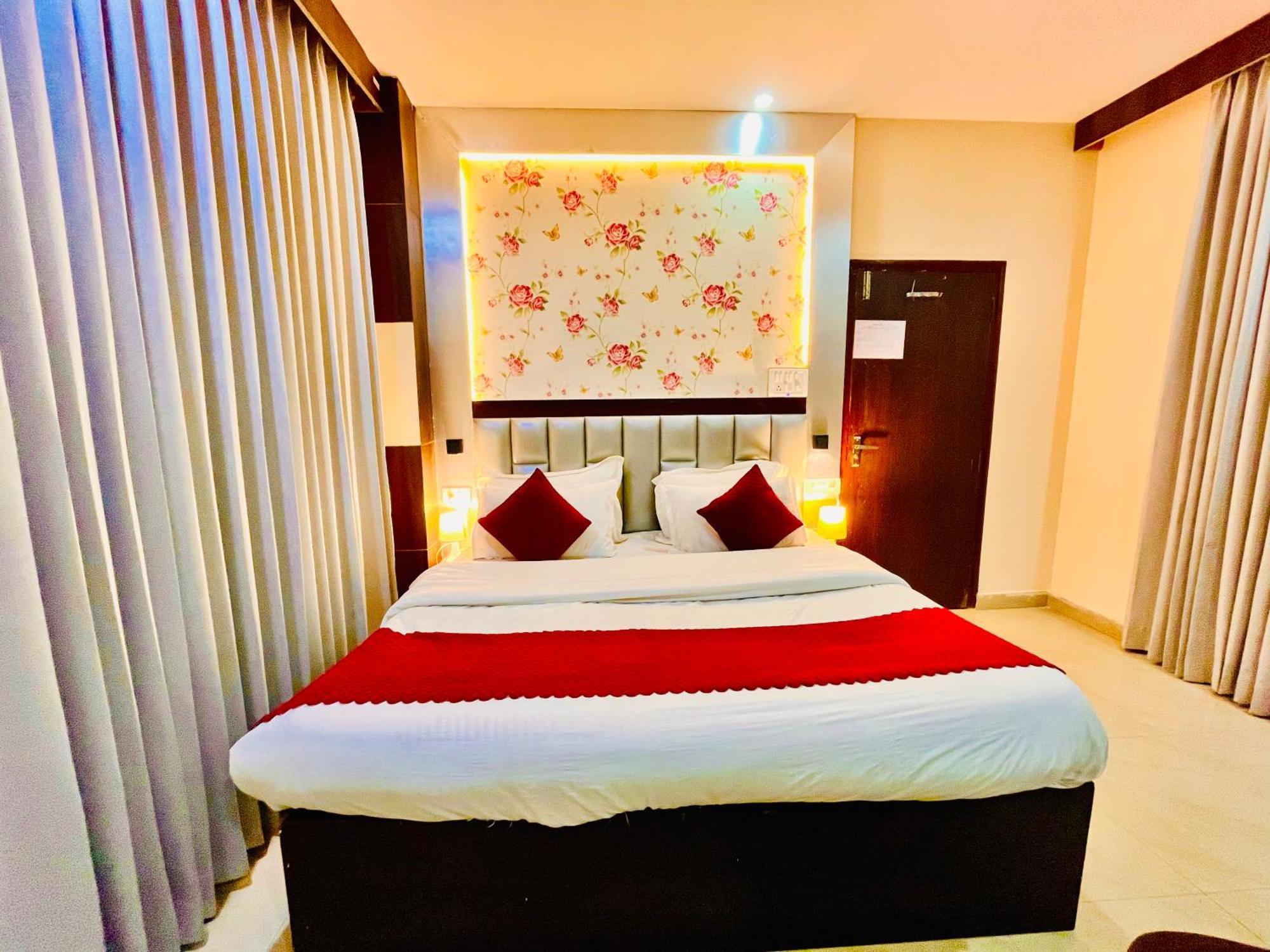 The Ramawati - A Four Star Luxury Hotel Near Ganga Ghat Haridwār Esterno foto