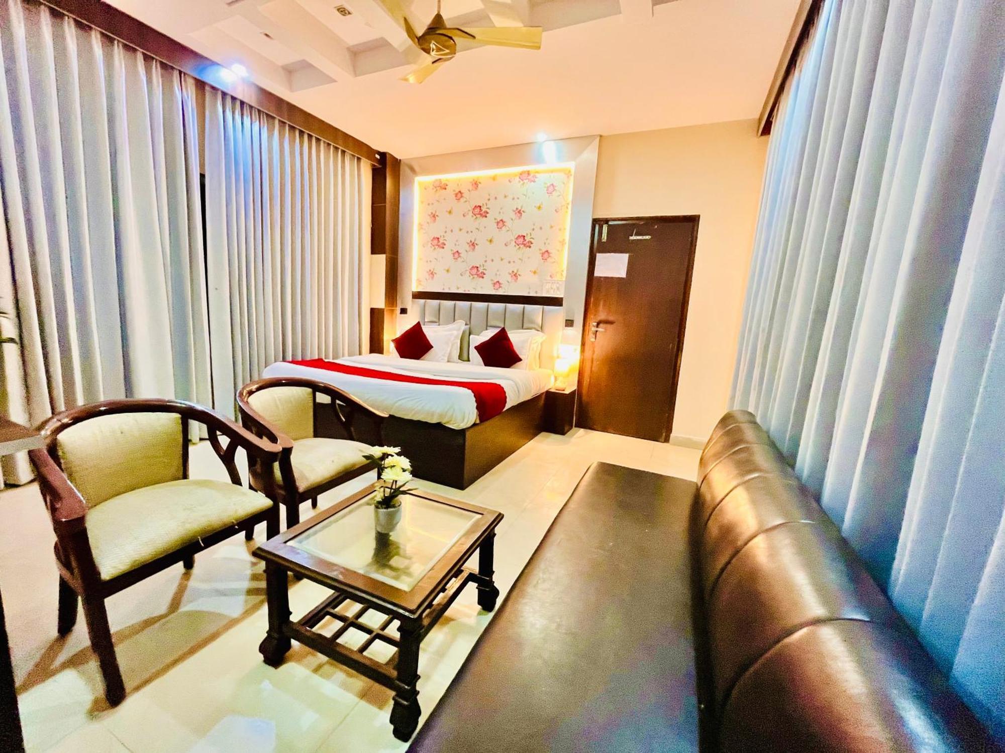 The Ramawati - A Four Star Luxury Hotel Near Ganga Ghat Haridwār Esterno foto